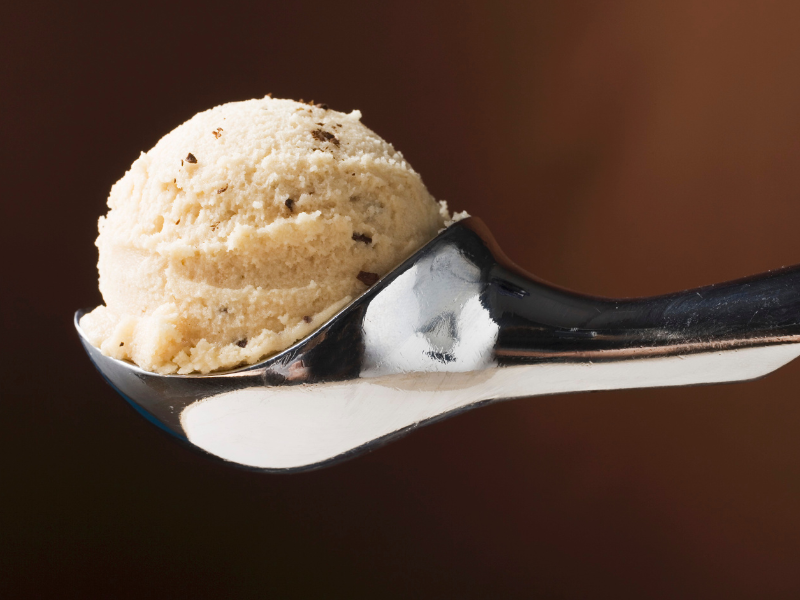 Scoop ice cream